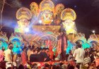 भजनों की स्वर लहरियों पर झूमे भक्त, बालाजी मंदिर में सजी भक्ति की महफिल