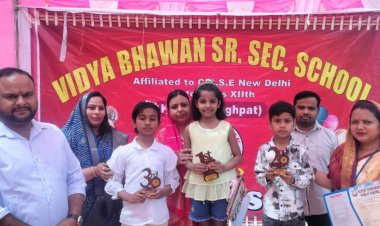 विद्या भवन पब्लिक स्कूल में छात्राओं का दबदबा, मेधावियों को किया गया सम्मानित