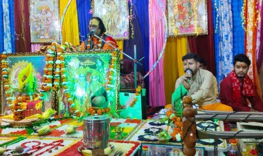 स्वर्ण मृग के छल से सीता हरण का प्रसंग सुन भावुक हुए श्रद्धालु, श्रीराम कथा में गूंजे जयकारे