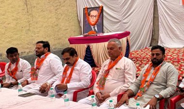 रैदासपुरी में बाबा साहब डा. भीमराव आंबेडकर को श्रद्धापूर्वक किया नमन