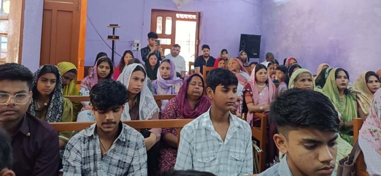 सेंट पीटर चर्च में उल्लास और आस्था के साथ मनाया गया ईस्टर संडे