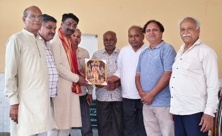 पितृ स्थापना अवसर पर भंडारे का आयोजन, सैकड़ों श्रद्धालुओं ने ग्रहण किया प्रसाद