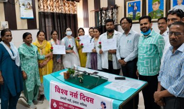 विश्व नर्स दिवस पर सीएचसी में नर्सिंग स्टाफ का सम्मान