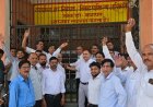 निजीकरण के खिलाफ आर-पार की लड़ाई: अधिवक्ताओं ने रजिस्ट्री कार्यालय पर जड़ा ताला, तहसील में गरजा विरोध