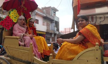 बैंड-बाजों के साथ निकली भव्य जिनवाणी शोभायात्रा, जयकारों से गूंजा खेकड़ा