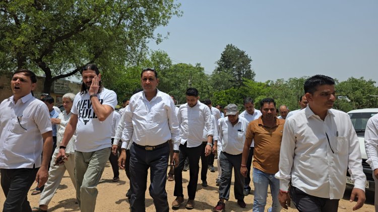 फ्रंट ऑफिस सिस्टम के खिलाफ अधिवक्ताओं का आंदोलन तेज, पांचवें दिन भी ठप रहा तहसील कार्य