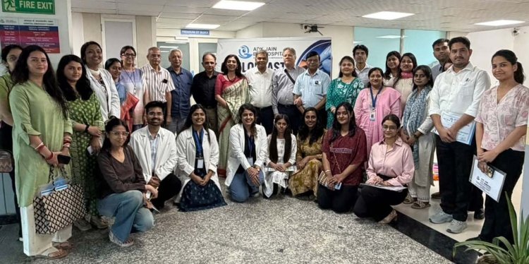 आंखों की जटिल बीमारियों के इलाज में वरदान बन रही नेत्र प्लास्टिक सर्जरी, एडीके जैन अस्पताल में जुटे देशभर के विशेषज्ञ