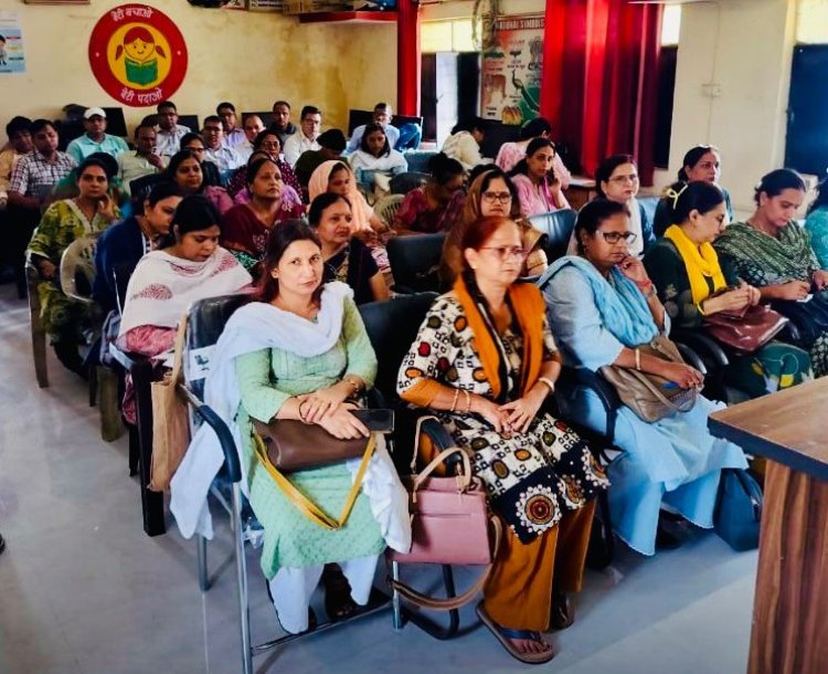 खेकड़ा में संचारी रोगों पर शिक्षकों को दिया विशेष प्रशिक्षण