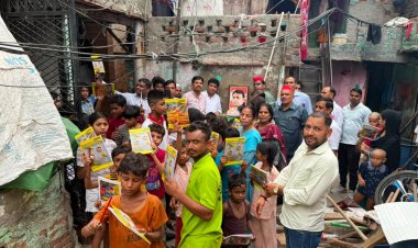 सपा कार्यकर्ताओं ने मनाया राष्ट्रीय अध्यक्ष का जन्मदिन