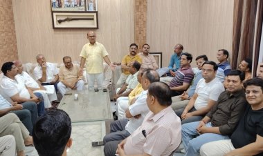 व्यापारियों की समस्याओं के समाधान और संगठन की मजबूती पर मंथन