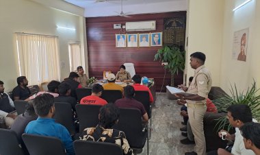 पुलिस ने की कांवड़ यात्रा को लेकर बैठक
