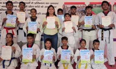 मेधावी ताइक्वांडो खिलाड़ियों का सम्मान, प्रमाणपत्र पाकर खिले चेहरे
