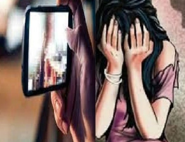अश्लील वीडियो बनाकर ब्लैकमेल का आरोप, रुपये न लाने पर विवाहिता को पीटकर घर से निकाला