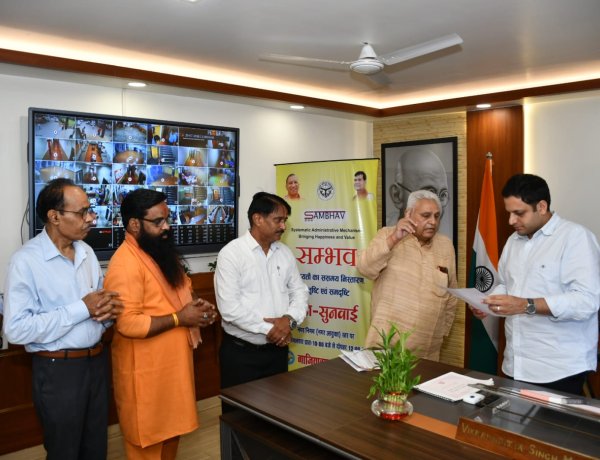 विजयनगर में वृहद पौधारोपण पर क्षेत्रवासियों ने नगर आयुक्त का किया सम्मान, पार्कों के सौंदर्यकरण को लेकर दिए सुझाव