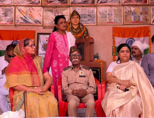 नीरा आर्य की वीरगाथा पाठ्यक्रम में शामिल करे भारत सरकार’
