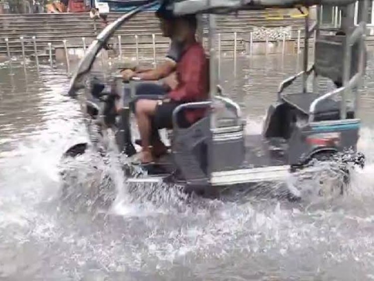 शहर में बारिश से लोगों को मिली गर्मी से राहत, हुआ जलभराव