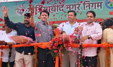 कांवड़ियों पर बरसे फूल, शिवमय हुआ गाजियाबाद, महापौर, विधायक, डीएम और अधिकारियों ने किया शिवभक्तों का स्वागत