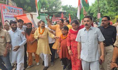 गाजियाबाद के प्रताप विहार में गूंजा तिरंगे का जयघोष वार्ड 55 में निकली विशाल तिरंगा यात्रा