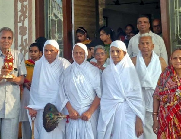 भक्ति और संयम का संदेश- बड़ागांव में वर्षायोग कलश स्थापना समारोह श्रद्धा के साथ संपन्न