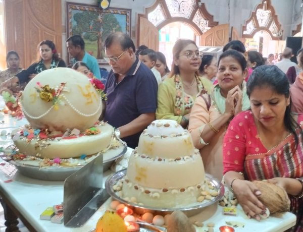 बड़ागांव में हर्षोल्लास से मना निर्वाण महोत्सव, भगवान पार्श्वनाथ को चढ़ाया निर्वाण लाडू