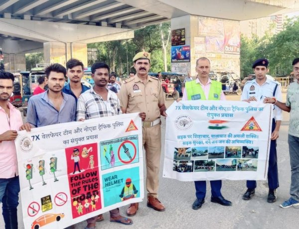 सेक्टर 49 में यातायात पुलिस और सेवन एक्स वेलफेयर टीम ने चलाया जागरूकता अभियान
