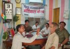 जिला जेल में सीएचसी टीम ने की बंदियों की नेत्र जांच