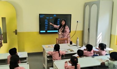 प्राथमिक विद्यालय मथुरापुर का डीएम ने किया निरीक्षण