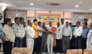 उत्तर प्रदेश उद्योग व्यापार प्रतिनिधि मंडल ने की बैठक
