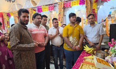 आरडब्ल्यूए अध्यक्ष ने किए भगवान गणेश के दर्शन, की पूजा अर्चना