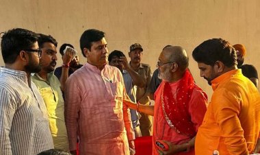 आकाश त्यागी को धमकी पर पंचायत में गरजे यति नरसिंहानंद और नंदकिशोर गुर्जर