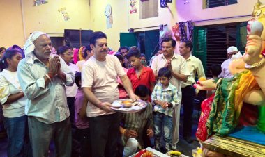 धूम्रकेतु स्वरूप की पूजा कर श्रद्धालुओं ने मांगा बल, बुद्धि  का आशीर्वाद