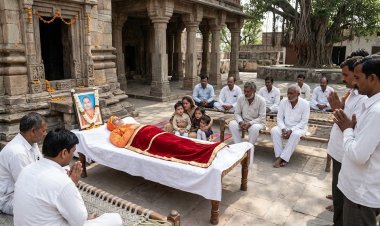 गांव के प्राचीन शिव मंदिर के महंत की मौत से शोक, गमगीन माहौल में मंदिर लाया गया शव