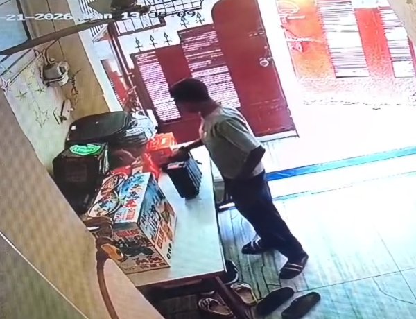 वसुंधरा में घर से गैस सिलेंडर और टूल किट चोरी, CCTV में कैद हुआ चोर