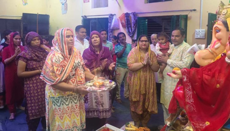 खेकड़ा में गणेश महोत्सव की धूम: श्रद्धालुओं ने गणपति के 'विनायक' स्वरूप का पूजन कर मांगा उन्नति व राजकीय सम्मान का वरदान