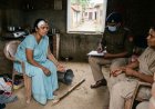 घर में घुसकर महिला पर डंडों से हमला, घायल कर जान से मारने की धमकी दी