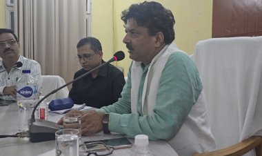 बस्ती में विद्युत विभाग की समीक्षा बैठक, उपभोक्ता सेवा और राजस्व बढ़ाने पर जोर