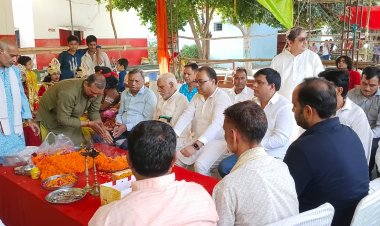 बजरंग रामलीला संचालिका समिति ने निकाली भव्य शोभा यात्रा