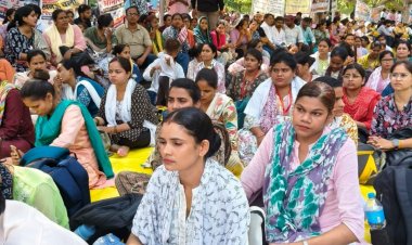 नौ दिन से हड़ताल पर सीएचओ, गांवों में स्वास्थ्य सेवाएं प्रभावित