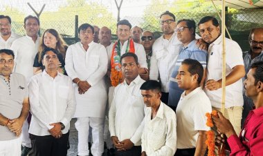कांग्रेसी कार्यकर्ताओं ने किया राष्ट्रीय सचिव का स्वागत