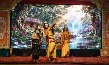 प्रताप विहार की रामलीला में इस बार दिखा नया अंदाज, होर्डिंग से गायब रहे पदाधिकारियों के नाम और फोटो