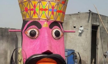 55 फुट ऊंचे रावण को अंतिम रूप देने में जुटा अनीस का परिवार
