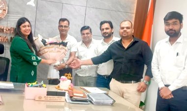 उत्तर प्रदेश युवा व्यापार मंडल ने की डीएम से मुलाकात