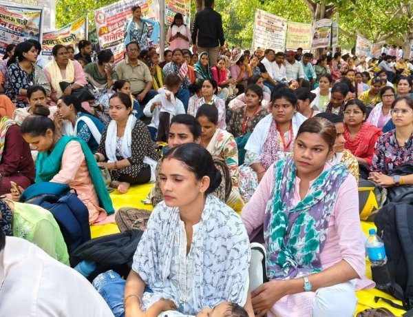नौ दिन से हड़ताल पर सीएचओ, गांवों में स्वास्थ्य सेवाएं प्रभावित