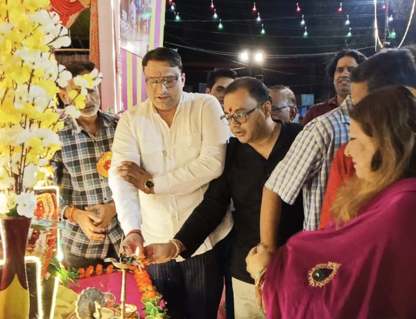 बजरंग रामलीला संचालिका समिति का कांग्रेसी कार्यकर्ताओं ने किया उद्घाटन