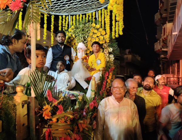 धूमधाम से निकली संत शिरोमणी वाल्मीकि महाराज की शोभा यात्रा