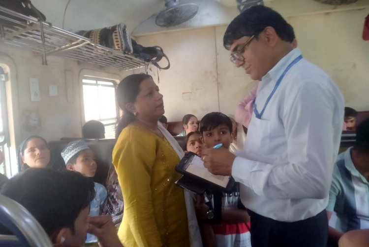 ट्रेनों में बेटिकट यात्रियों पर चला चेकिंग अभियान