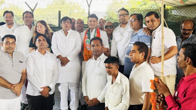 कांग्रेसी कार्यकर्ताओं ने किया राष्ट्रीय सचिव का स्वागत