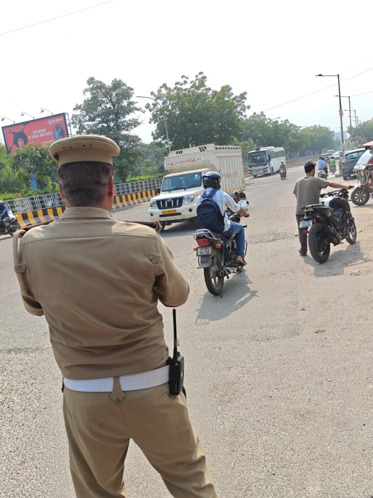 यातायात पुलिस ने 4860 वाहनों के काटे चालान और 9 सीज