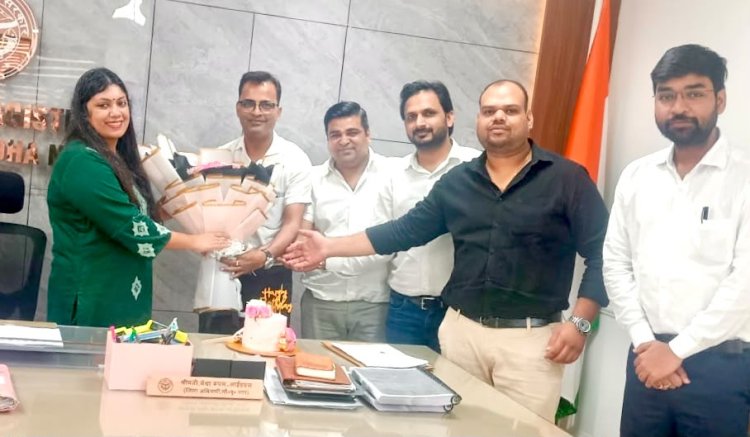 उत्तर प्रदेश युवा व्यापार मंडल ने की डीएम से मुलाकात